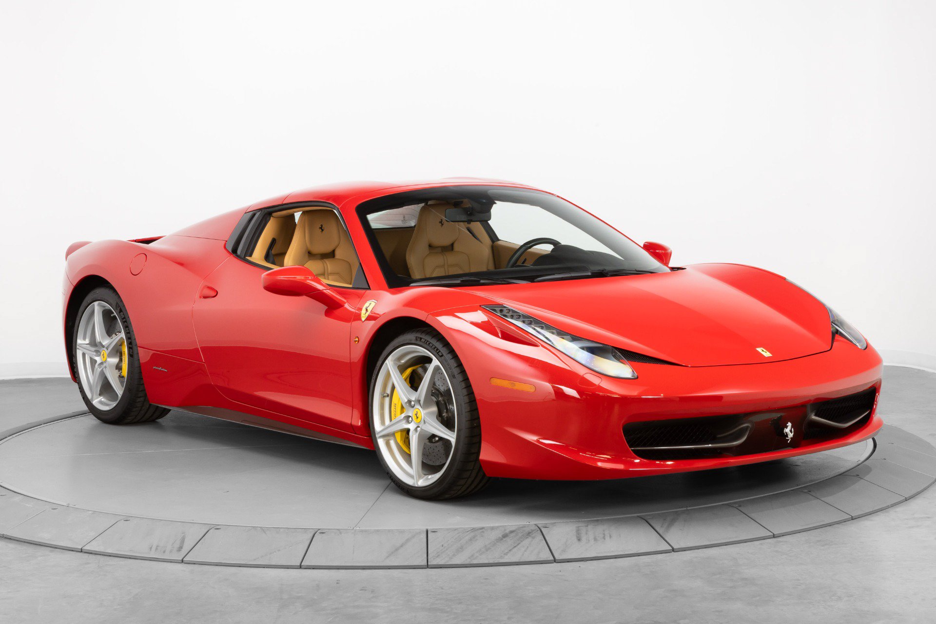 Certified 2014 Ferrari 458 Spider RWD image 18