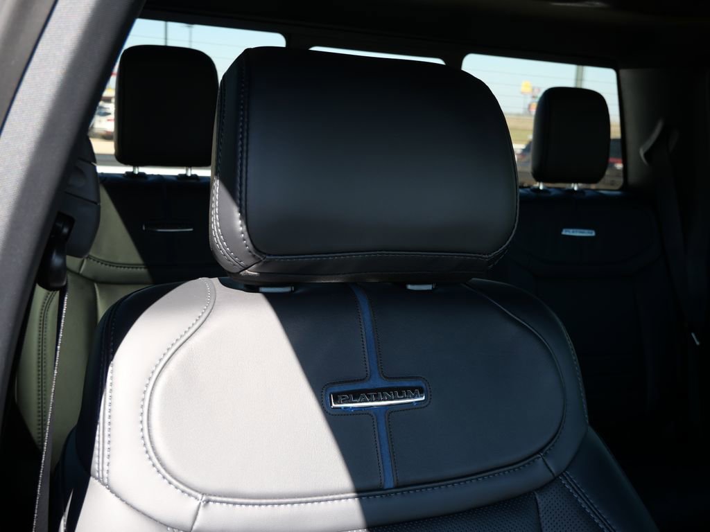 Used 2026 Ford F450 Platinum w/ FX4 Off-Road Package image 20