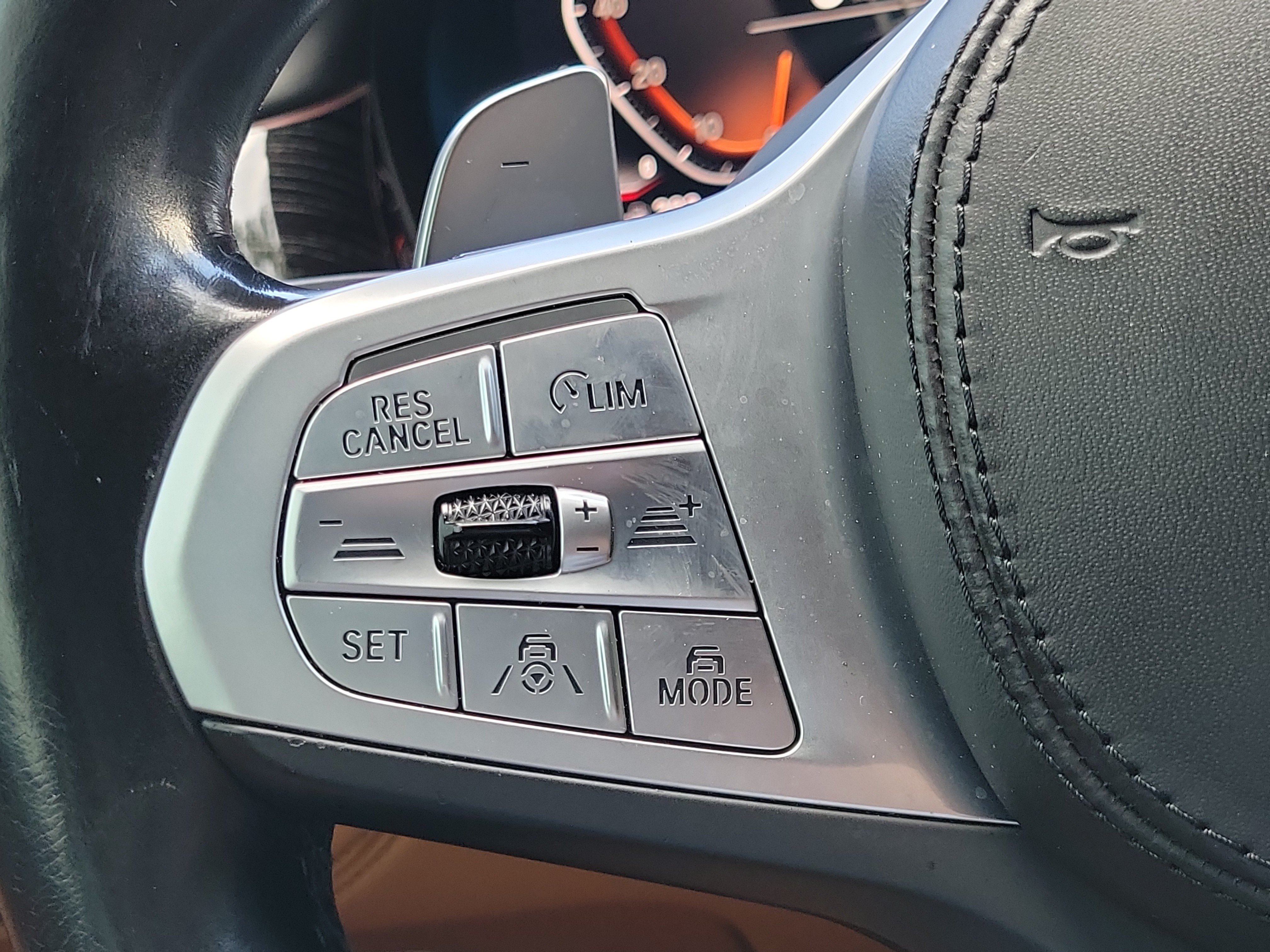 Used 2022 BMW 740i w/ M Sport Package RWD image 19