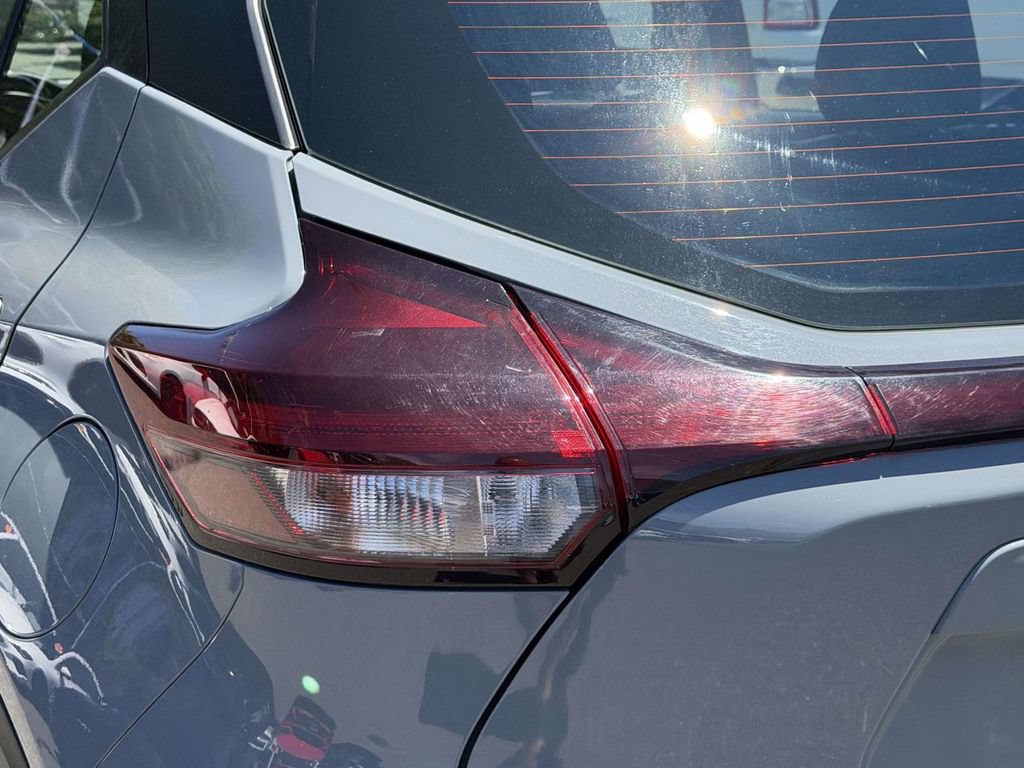 Used 2022 Nissan Kicks SV FWD image 12