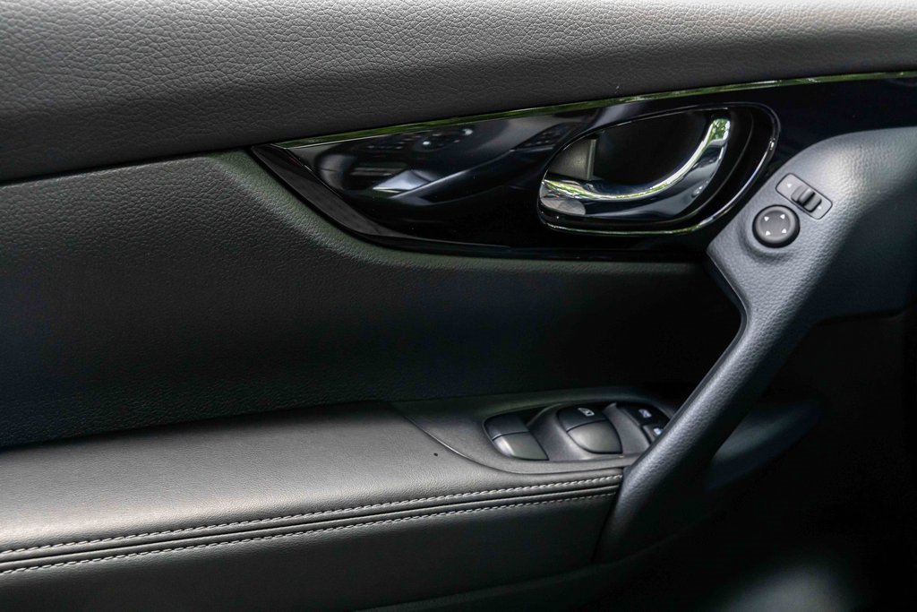 Certified 2022 Nissan Rogue Sport SV image 15