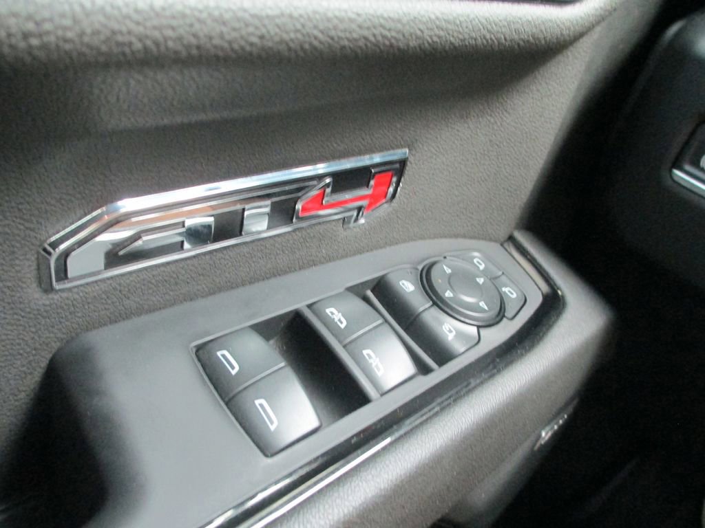 Used 2024 GMC Sierra 1500 AT4 w/ Technology Package image 32