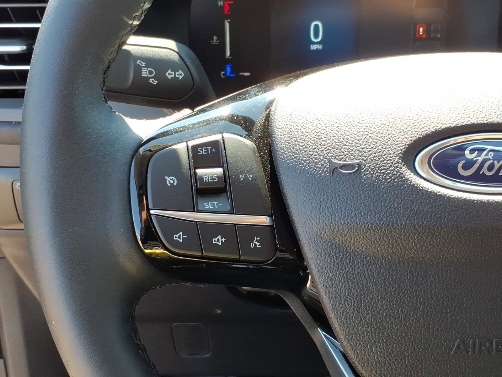 Used 2025 Ford Escape Active w/ Cold Weather Package AWD/4WD image 16