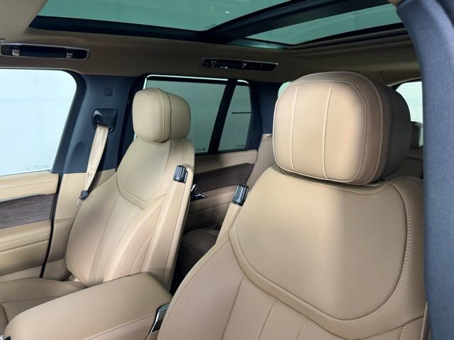 New 2025 Land Rover Range Rover SE image 6
