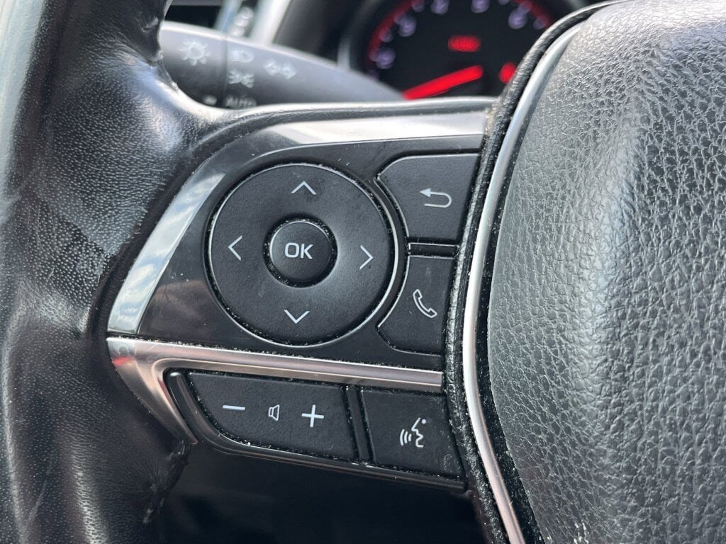 Used 2020 Toyota Camry XSE image 15