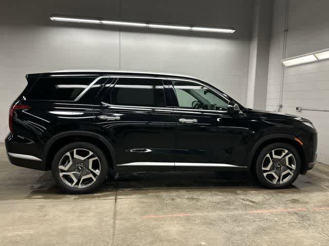 Used 2023 Hyundai Palisade SEL w/ Premium Package AWD/4WD image 3