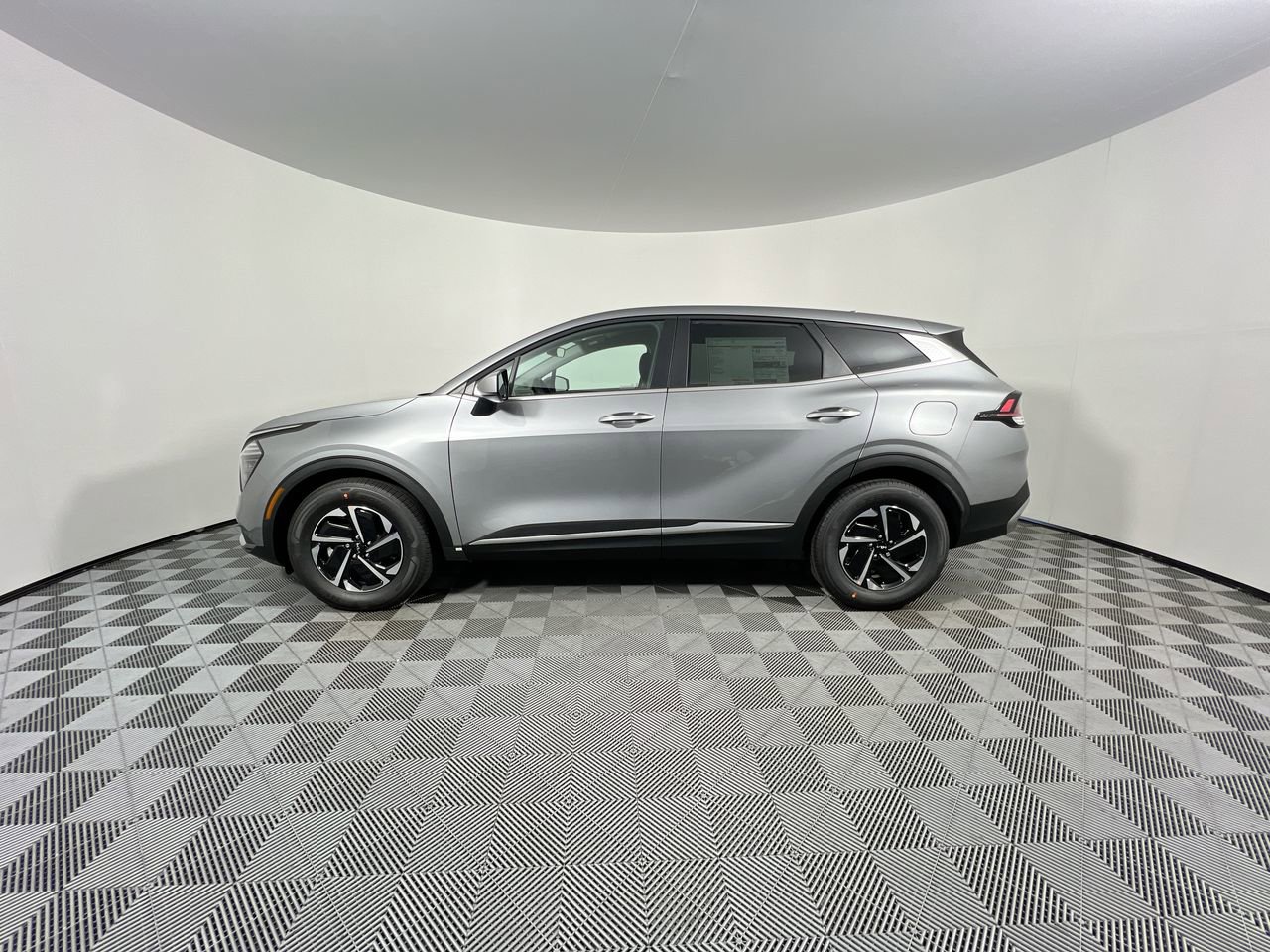 New 2026 Kia Sportage LX image 8