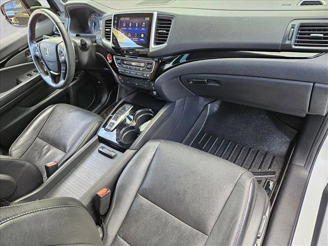 Used 2017 Honda Pilot Elite image 21