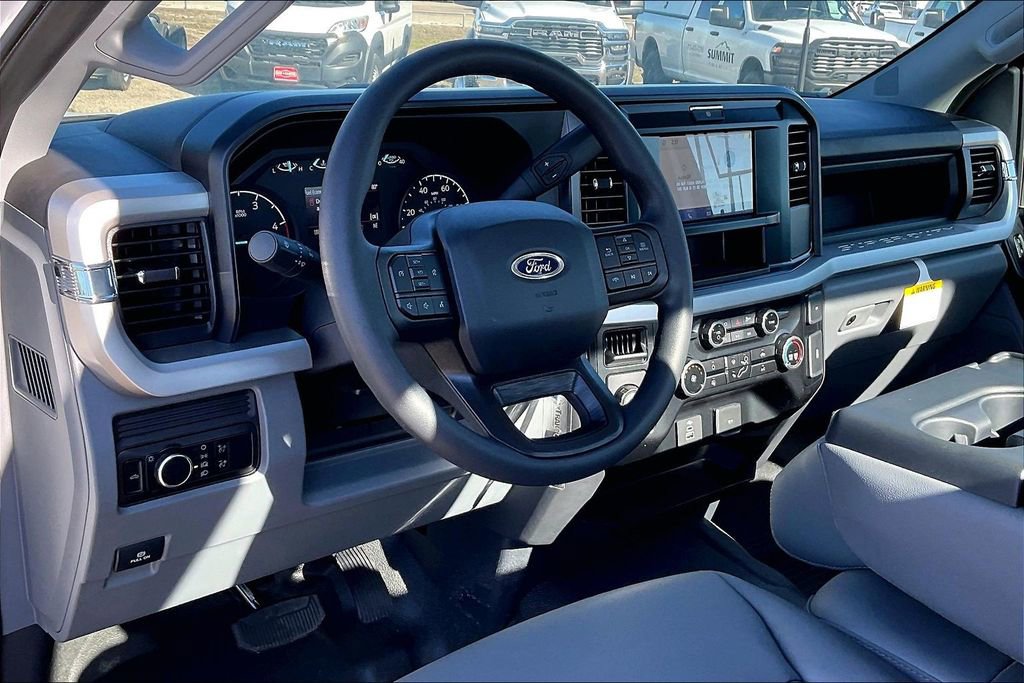 New 2025 Ford F250 XL w/ 360-Degree Camera Package RWD image 4