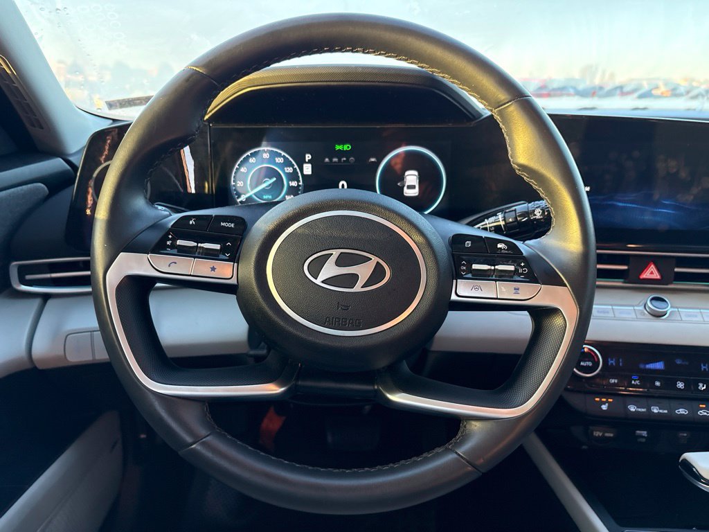 Used 2024 Hyundai Elantra Limited FWD image 13
