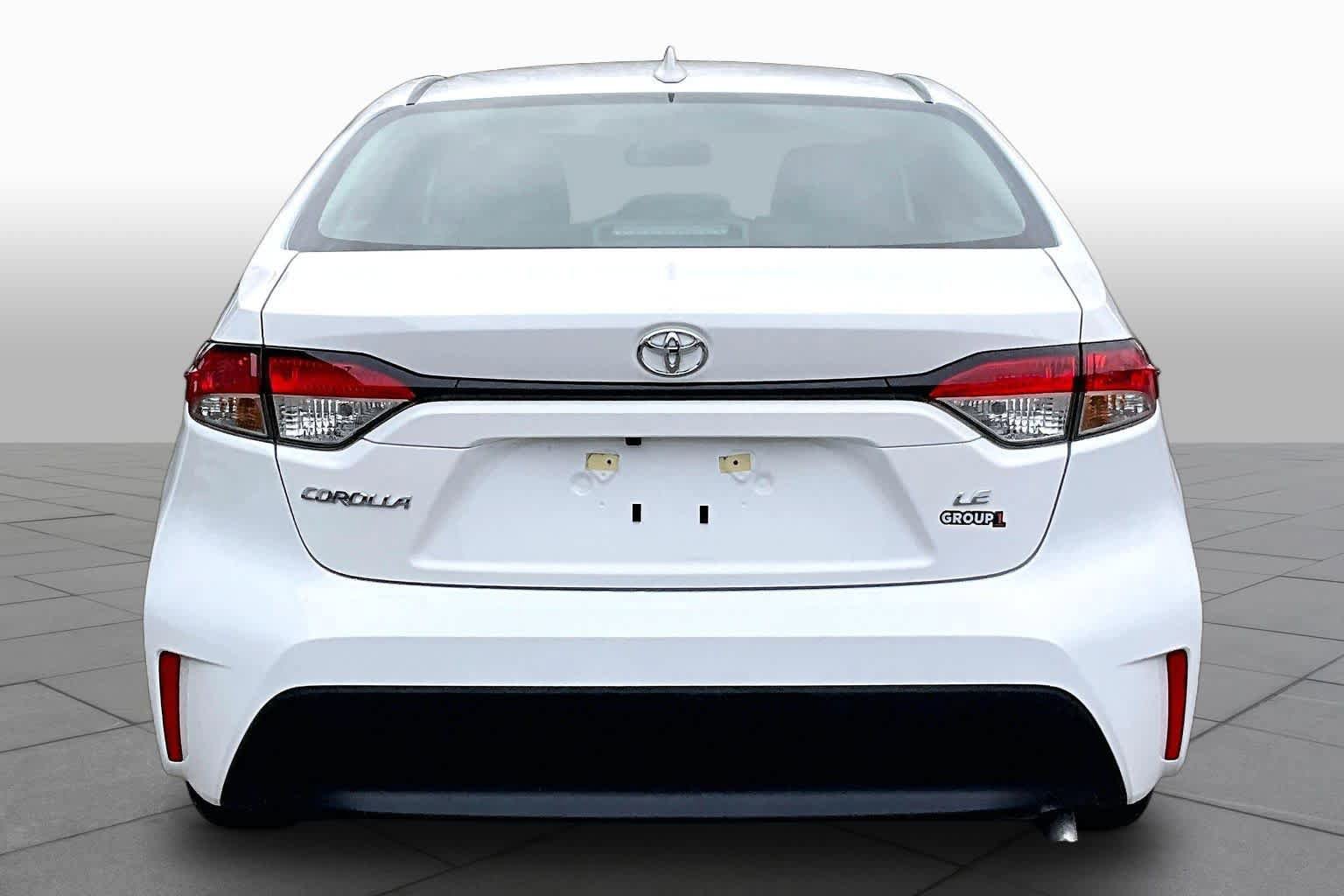 Certified 2025 Toyota Corolla LE FWD image 5