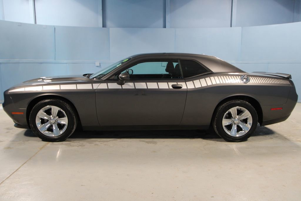Used 2019 Dodge Challenger SXT image 23