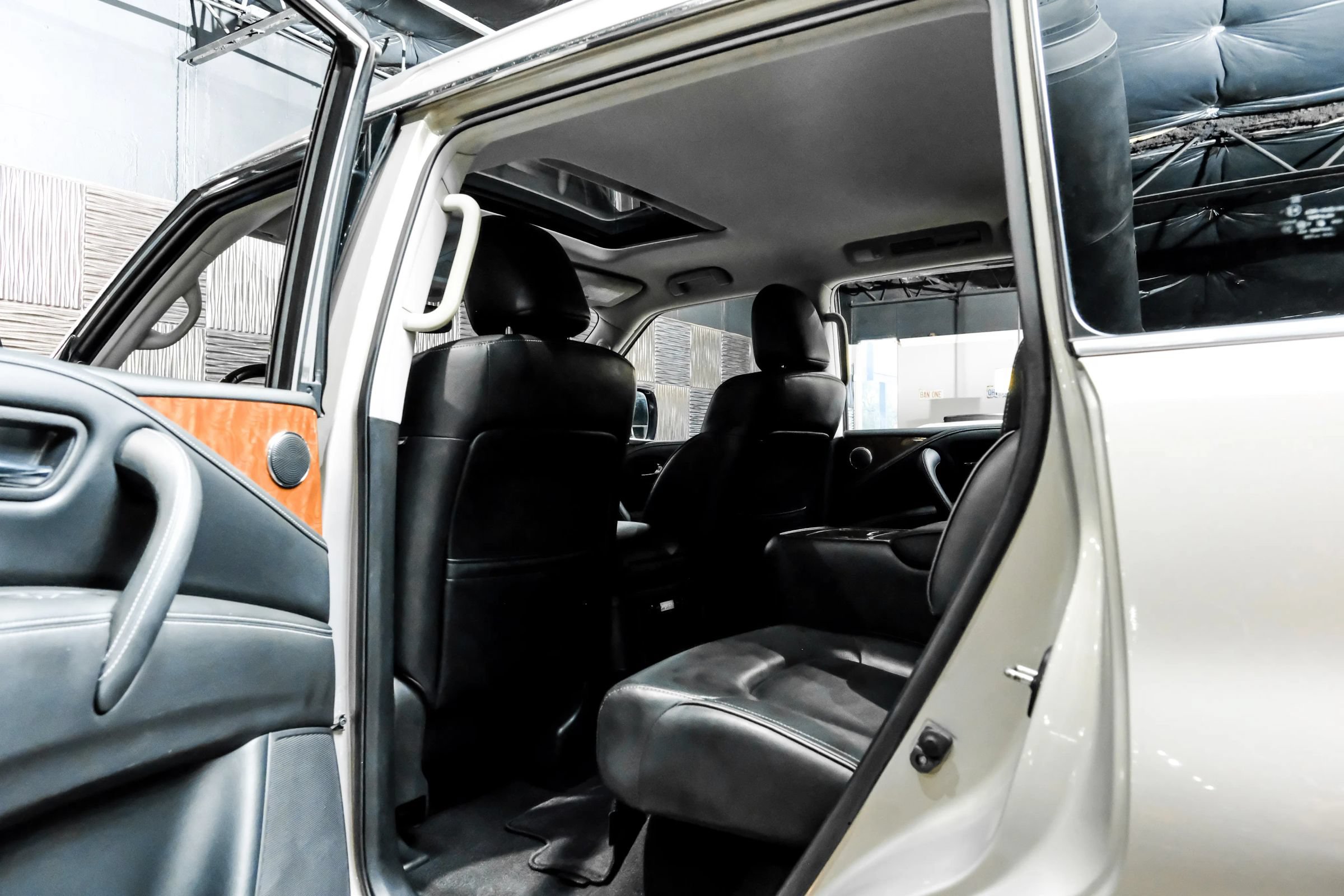 Used 2019 INFINITI QX80 Luxe RWD image 36