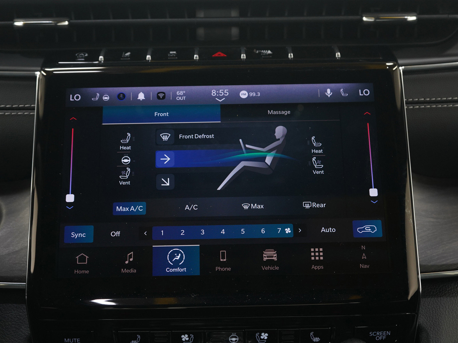 Used 2024 Jeep Grand Cherokee Overland w/ Luxury Tech Group IV image 16