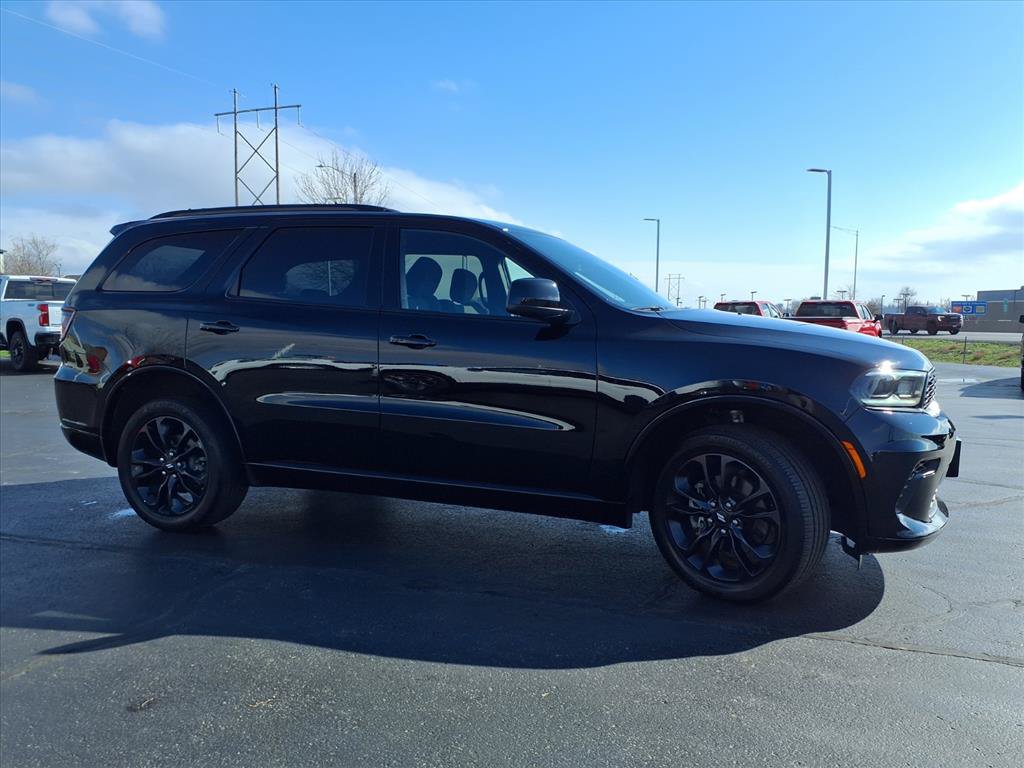 Used 2025 Dodge Durango GT w/ Blacktop Package AWD/4WD image 31