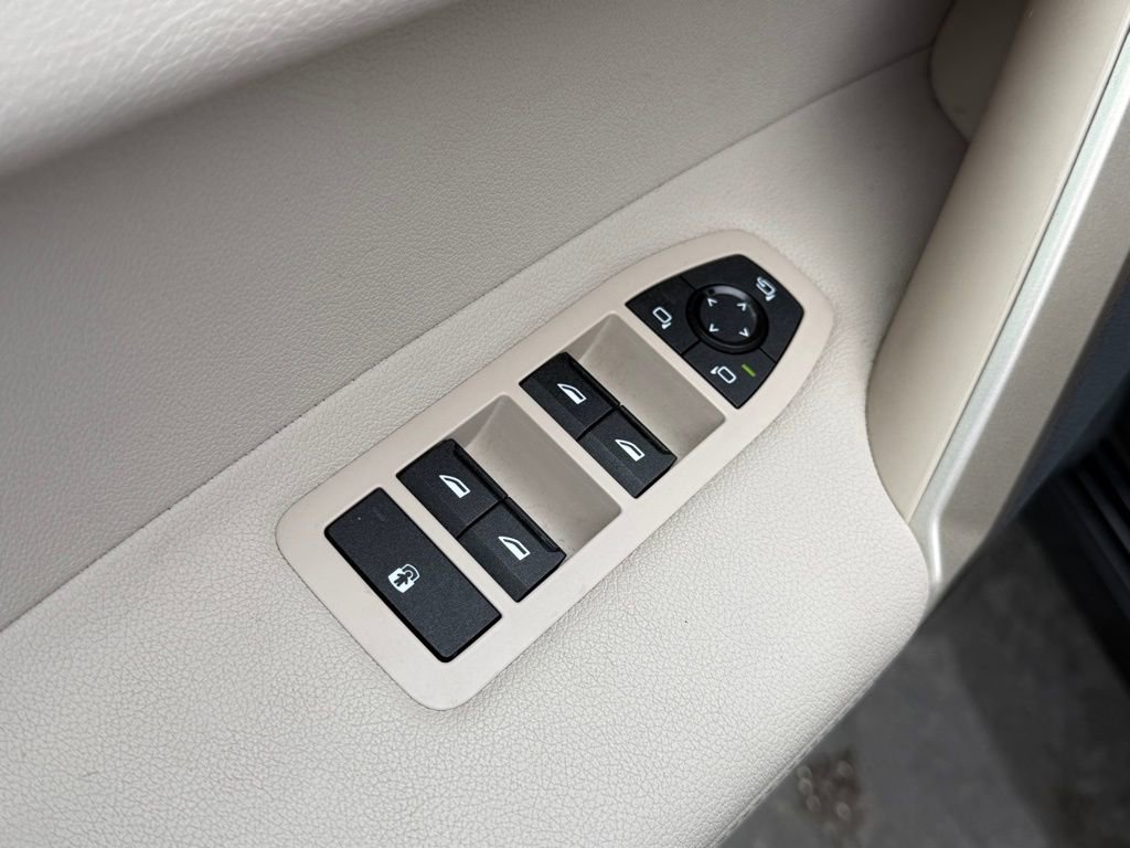 Certified 2023 BMW iX xDrive50 w/ Sport Package image 10