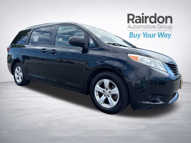 Used 2015 Toyota Sienna LE FWD image 1