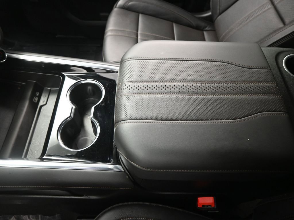 Used 2025 Chevrolet Tahoe High Country image 19