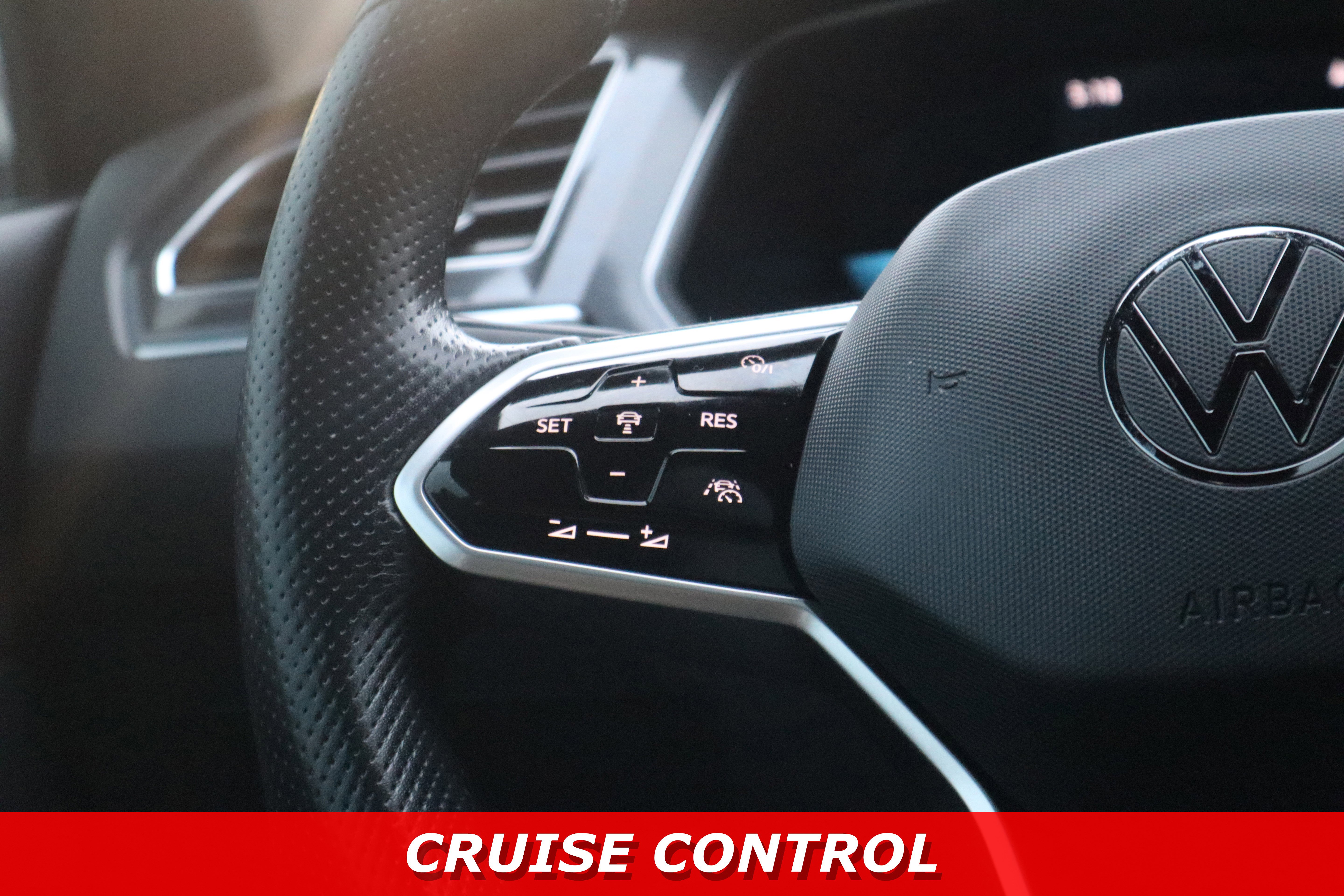 Used 2023 Volkswagen Tiguan SE R-Line image 15