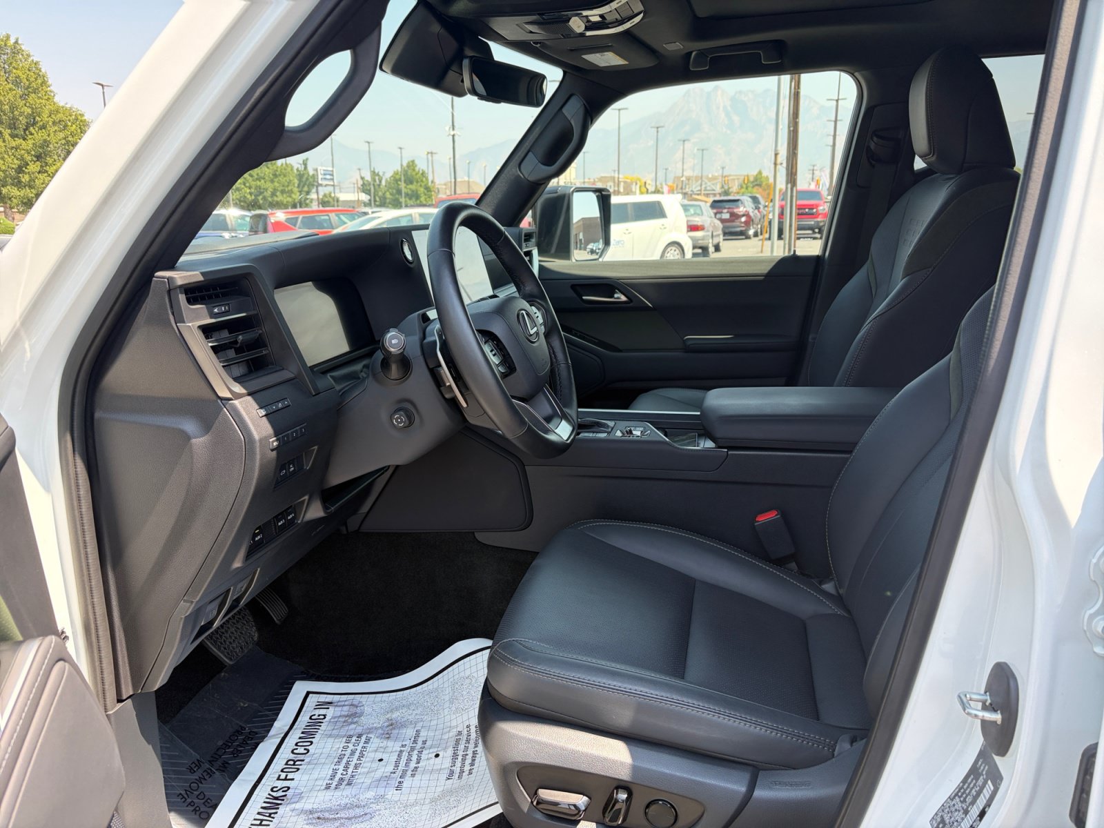 Used 2025 Lexus GX 550 w/ Accessory Package (CT) AWD/4WD image 10