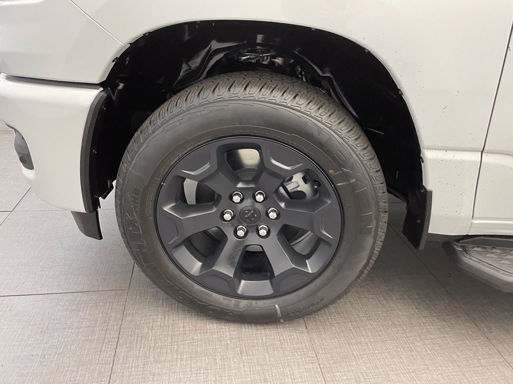 New 2026 RAM 1500 Express AWD/4WD image 9