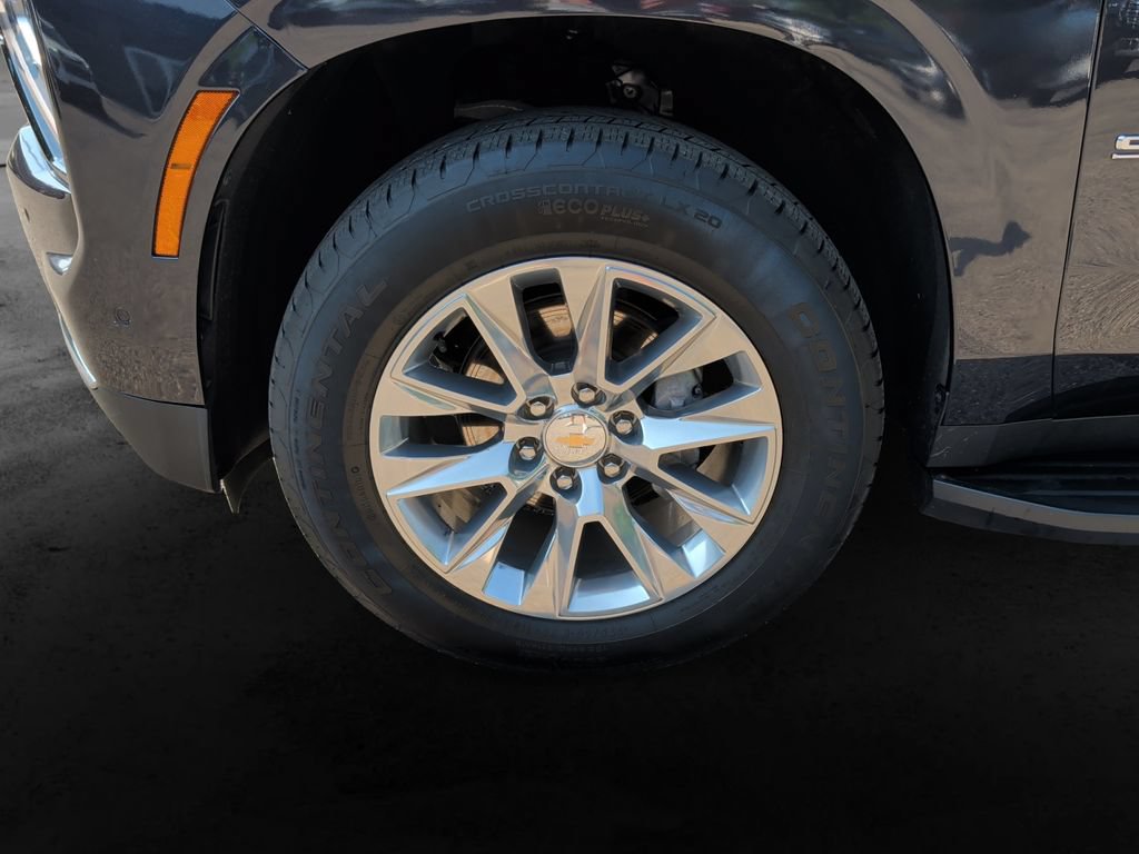 Used 2025 Chevrolet Suburban Premier AWD/4WD image 9