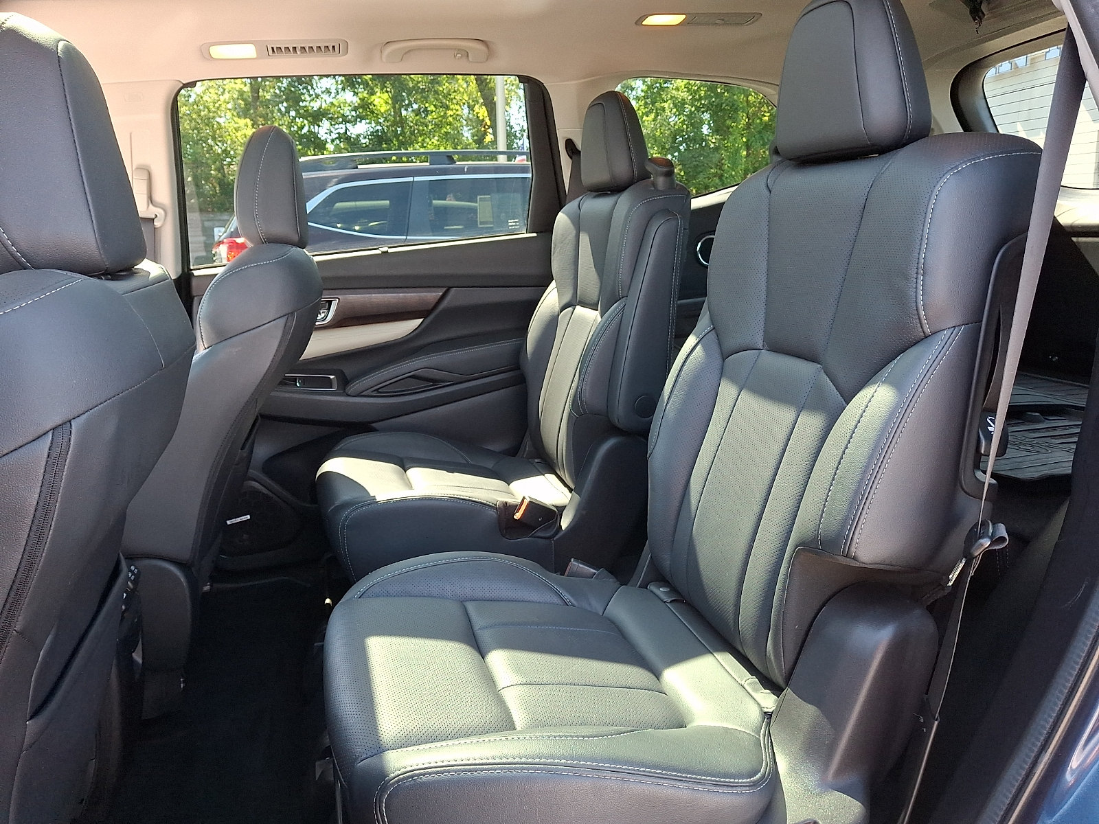 Used 2022 Subaru Ascent Touring AWD/4WD image 9