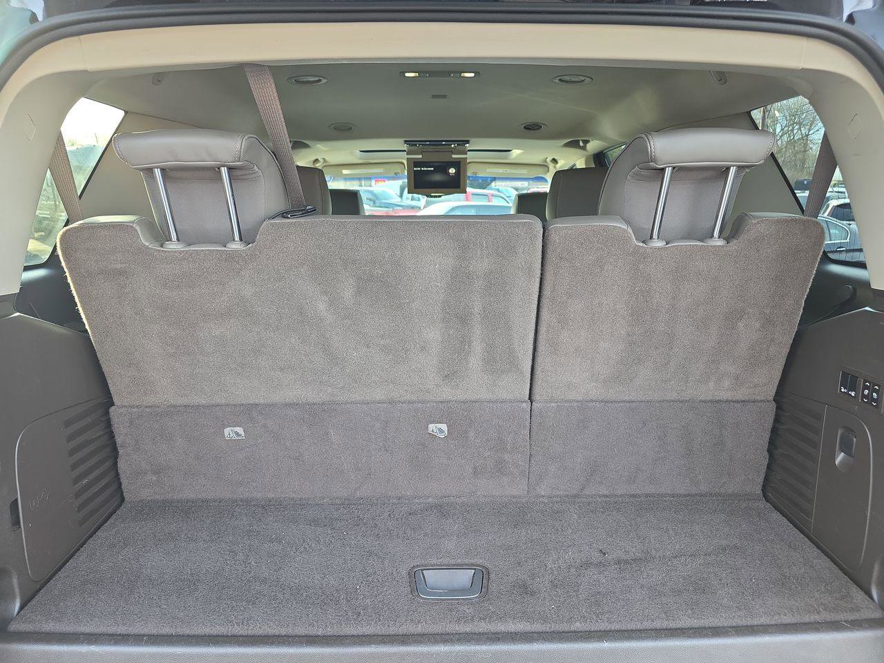 Used 2015 GMC Yukon Denali w/ Touring Package AWD/4WD image 15
