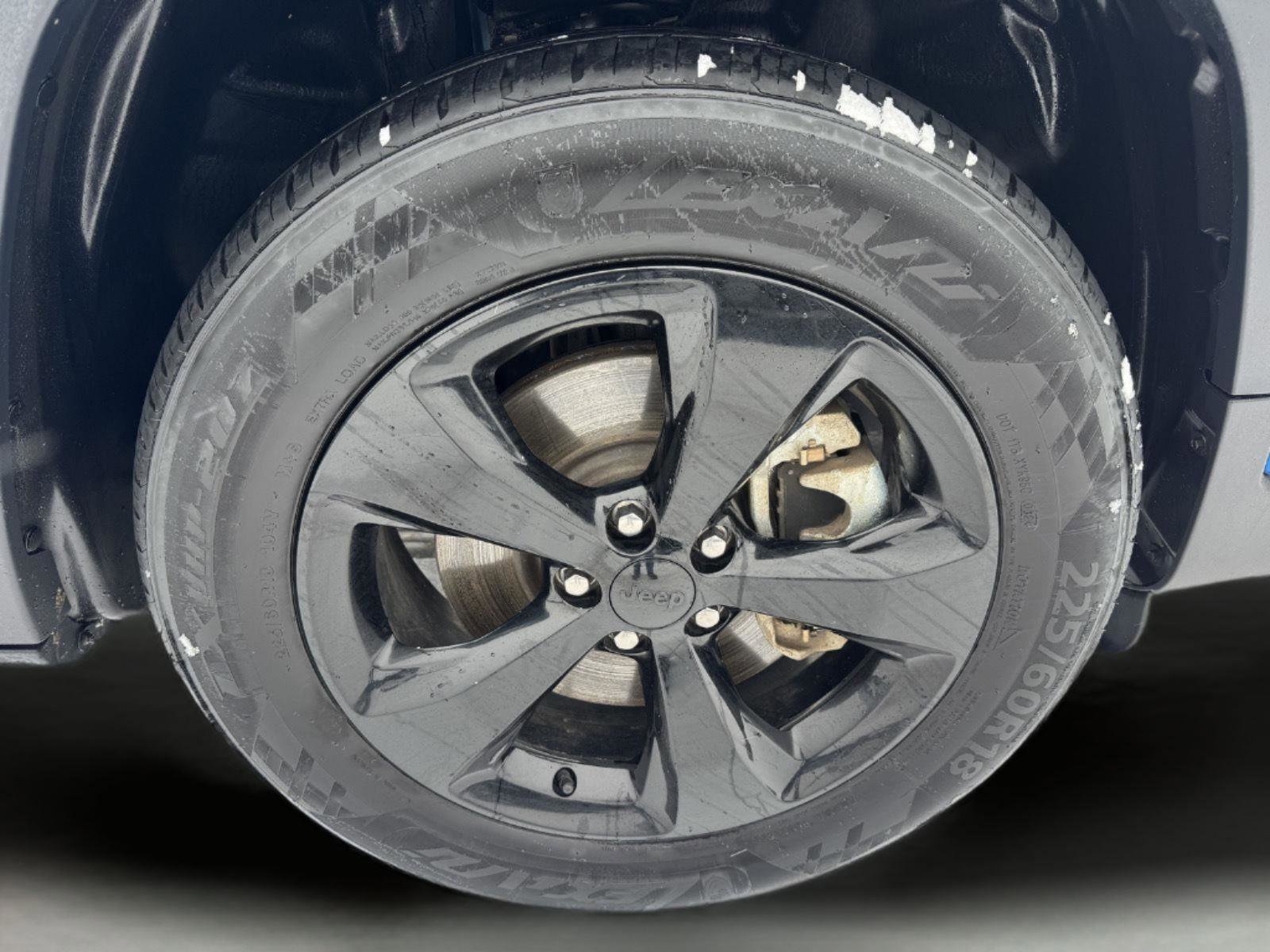 Used 2021 Jeep Cherokee Latitude Plus AWD/4WD image 9