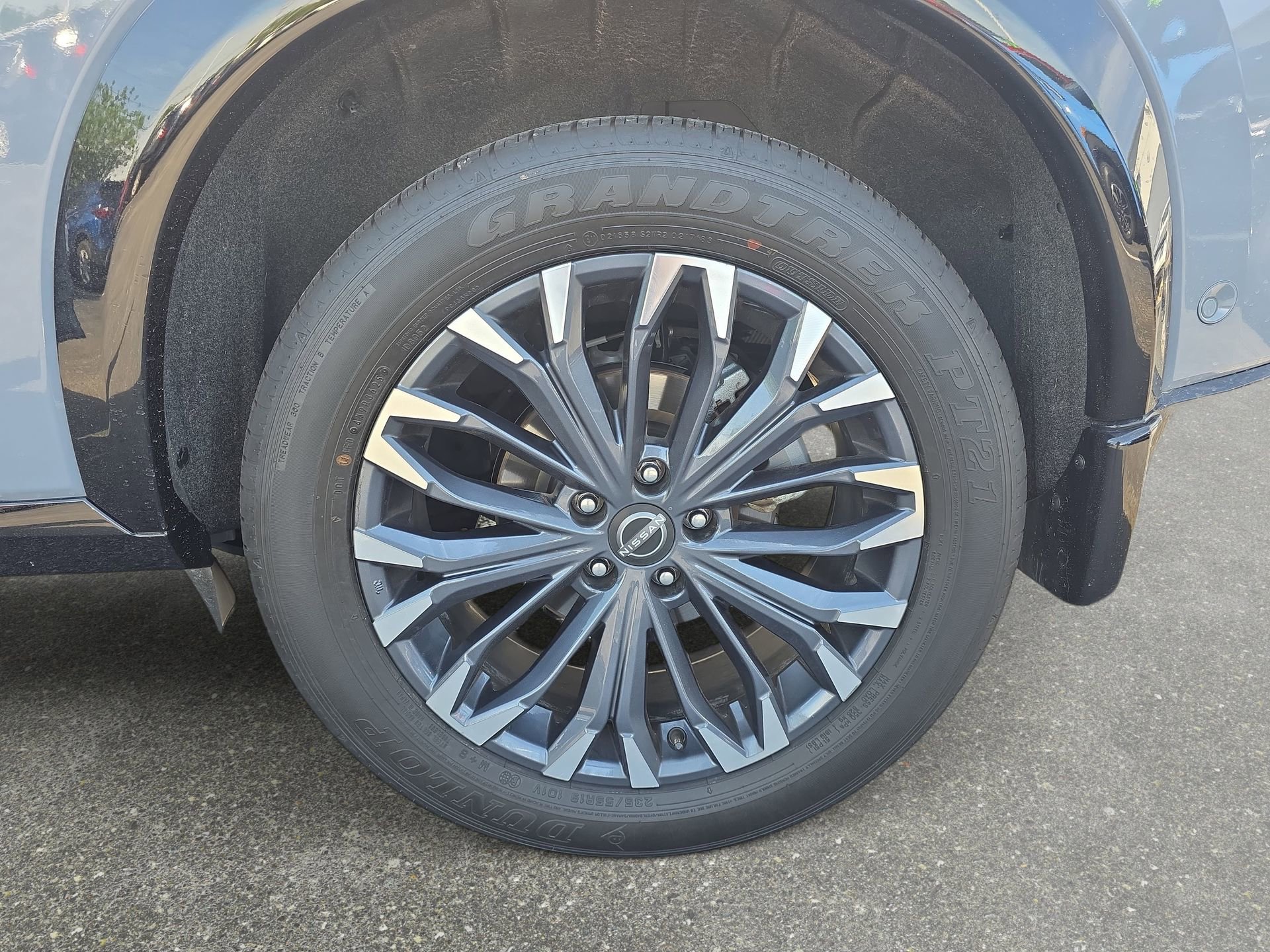 Used 2025 Nissan Rogue Platinum AWD/4WD image 32