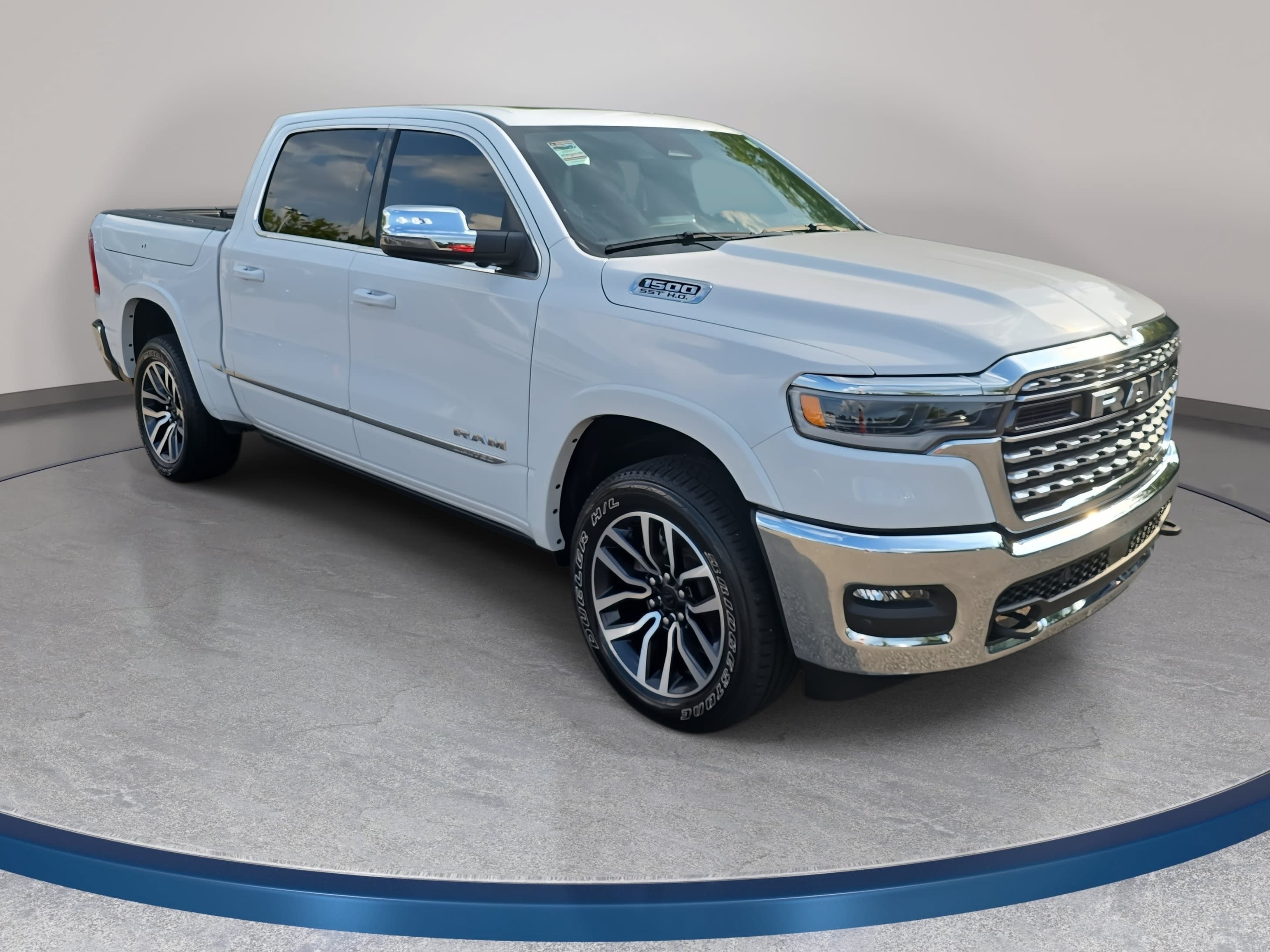 Used 2025 RAM 1500 Limited AWD/4WD image 3