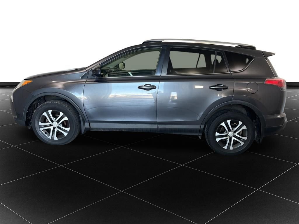 Used 2016 Toyota RAV4 LE AWD/4WD image 2