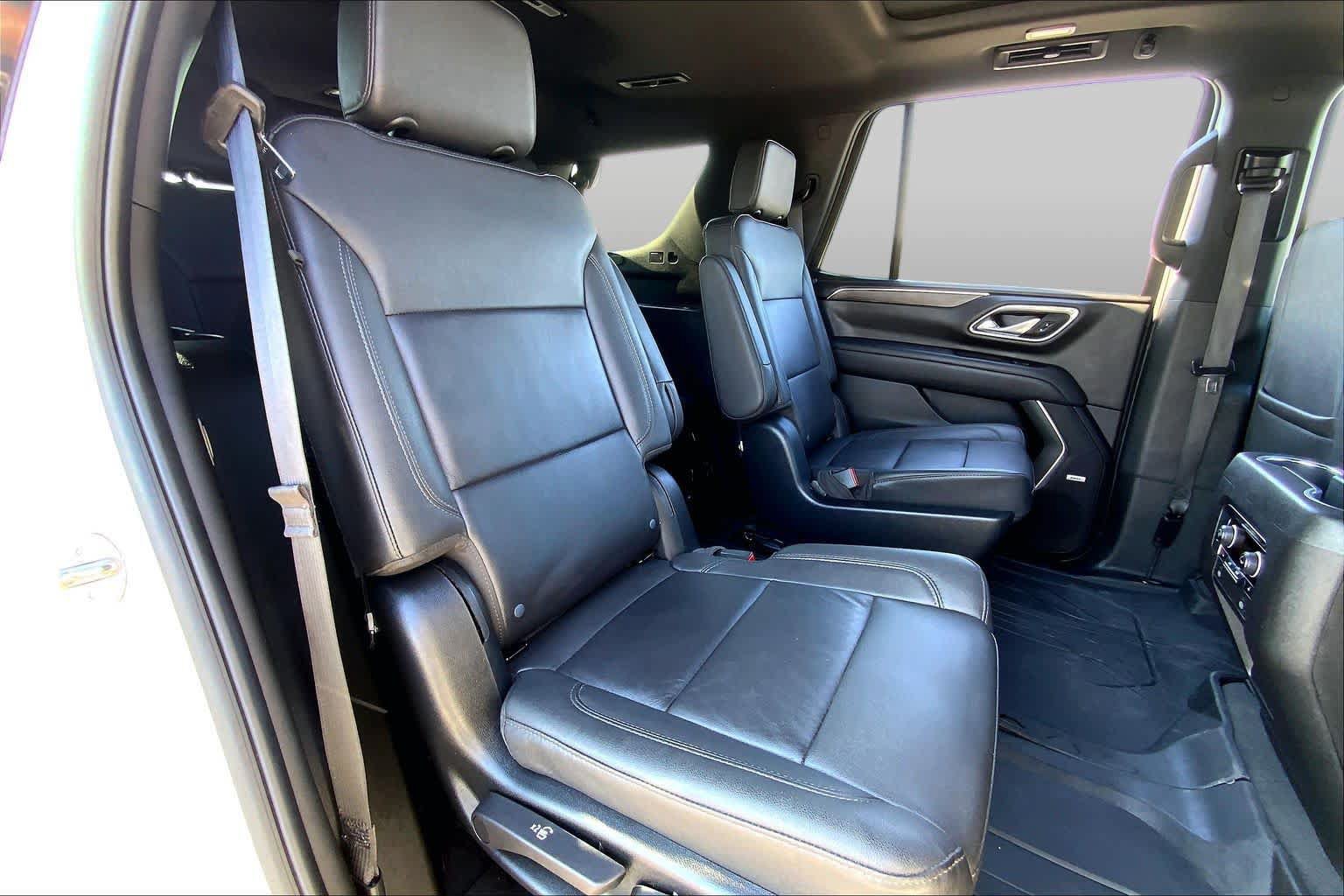 Used 2023 Chevrolet Tahoe Z71 w/ Luxury Package AWD/4WD image 37