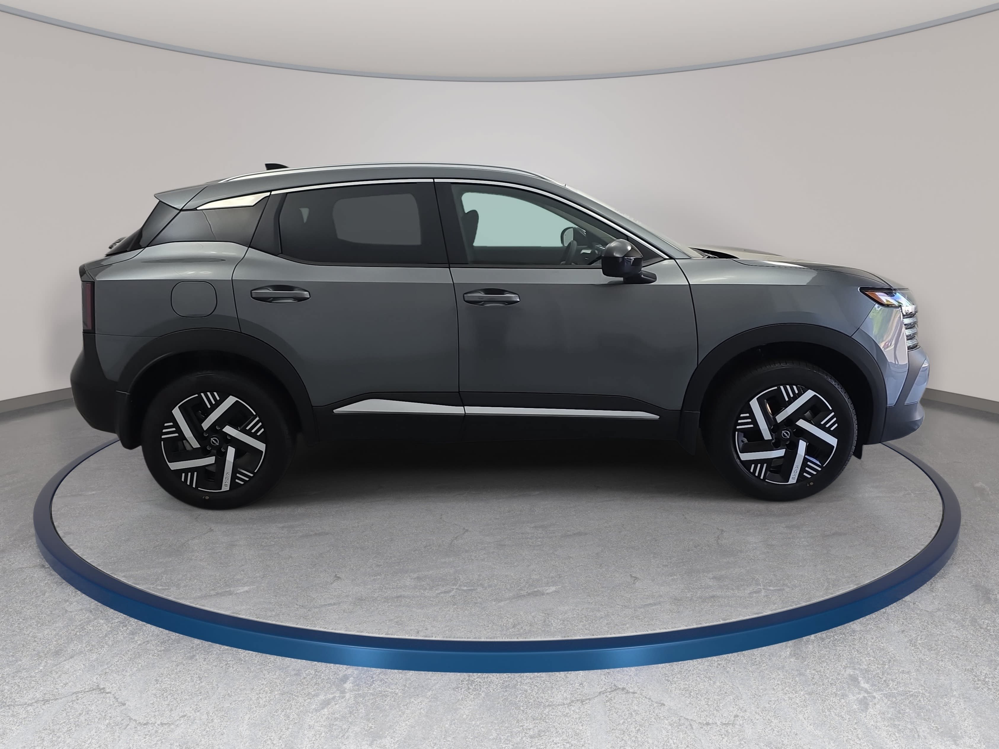 New 2026 Nissan Kicks SV w/ SV Premium Package FWD image 4