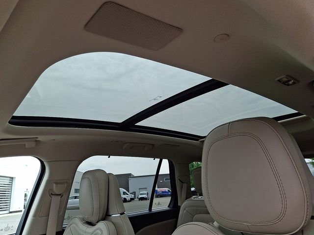 Used 2023 Lincoln Aviator Reserve w/ Equipment Group 201A AWD/4WD image 13