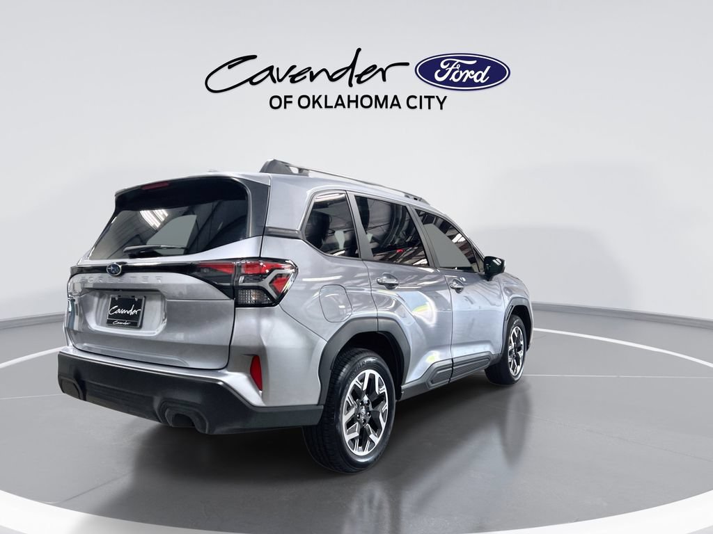 Used 2025 Subaru Forester Premium AWD/4WD image 8