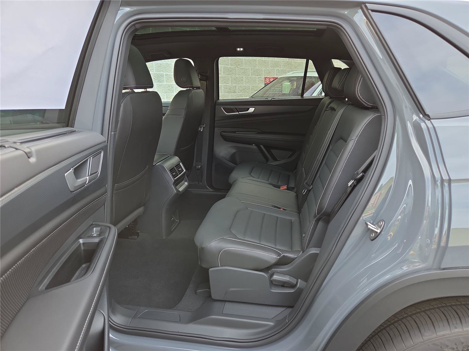 New 2026 Volkswagen Atlas Cross Sport SEL R-Line AWD/4WD image 22