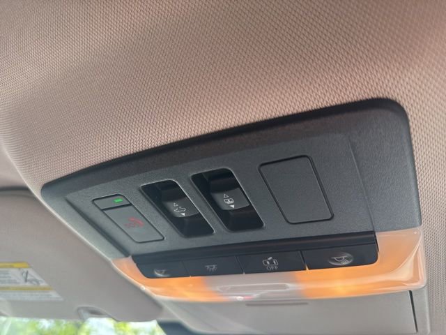 Used 2023 Nissan Pathfinder Platinum w/ Cargo Package AWD/4WD image 9