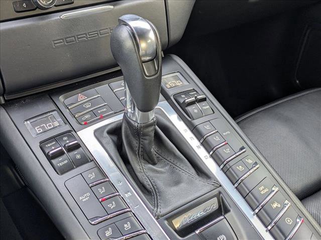 Used 2016 Porsche Macan Turbo image 12