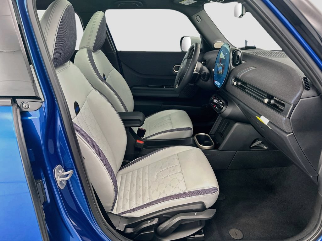 Certified 2026 MINI Cooper 4-Door Hardtop FWD image 22