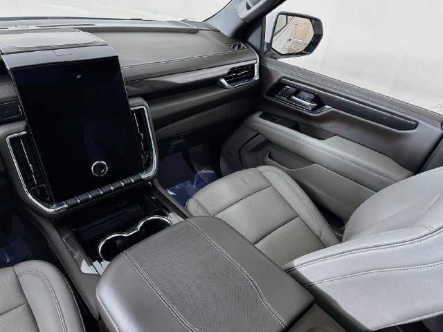 Used 2026 GMC Yukon XL Elevation w/ Elevation Premium Package AWD/4WD image 25