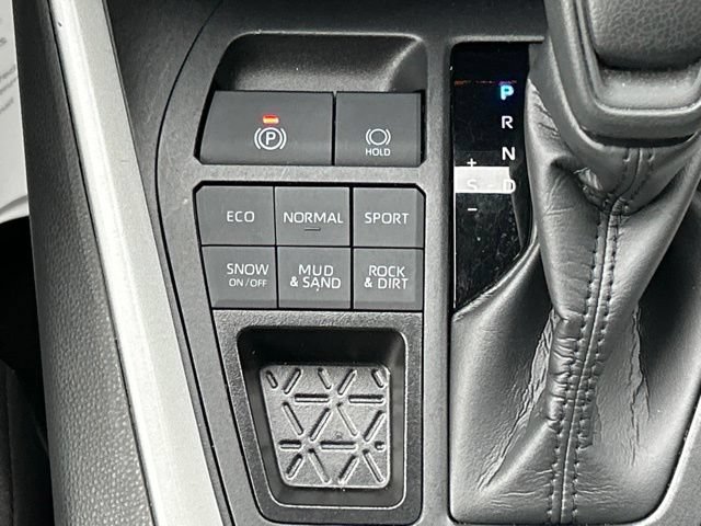 Certified 2025 Toyota RAV4 XLE AWD/4WD image 67