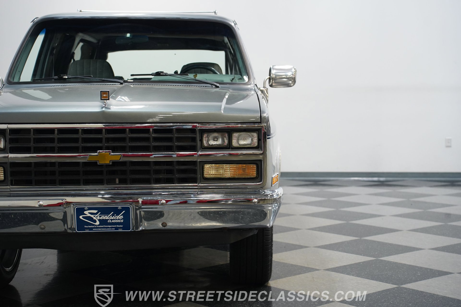 Used 1990 Chevrolet Suburban 2WD image 20