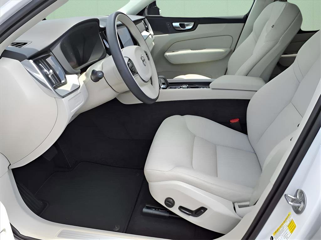 Used 2025 Volvo XC60 T8 Plus w/ Climate Package image 9