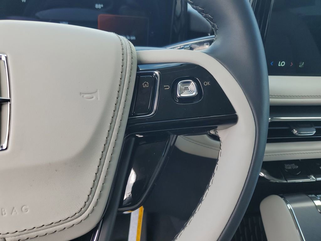 New 2026 Lincoln Aviator 2WD image 26