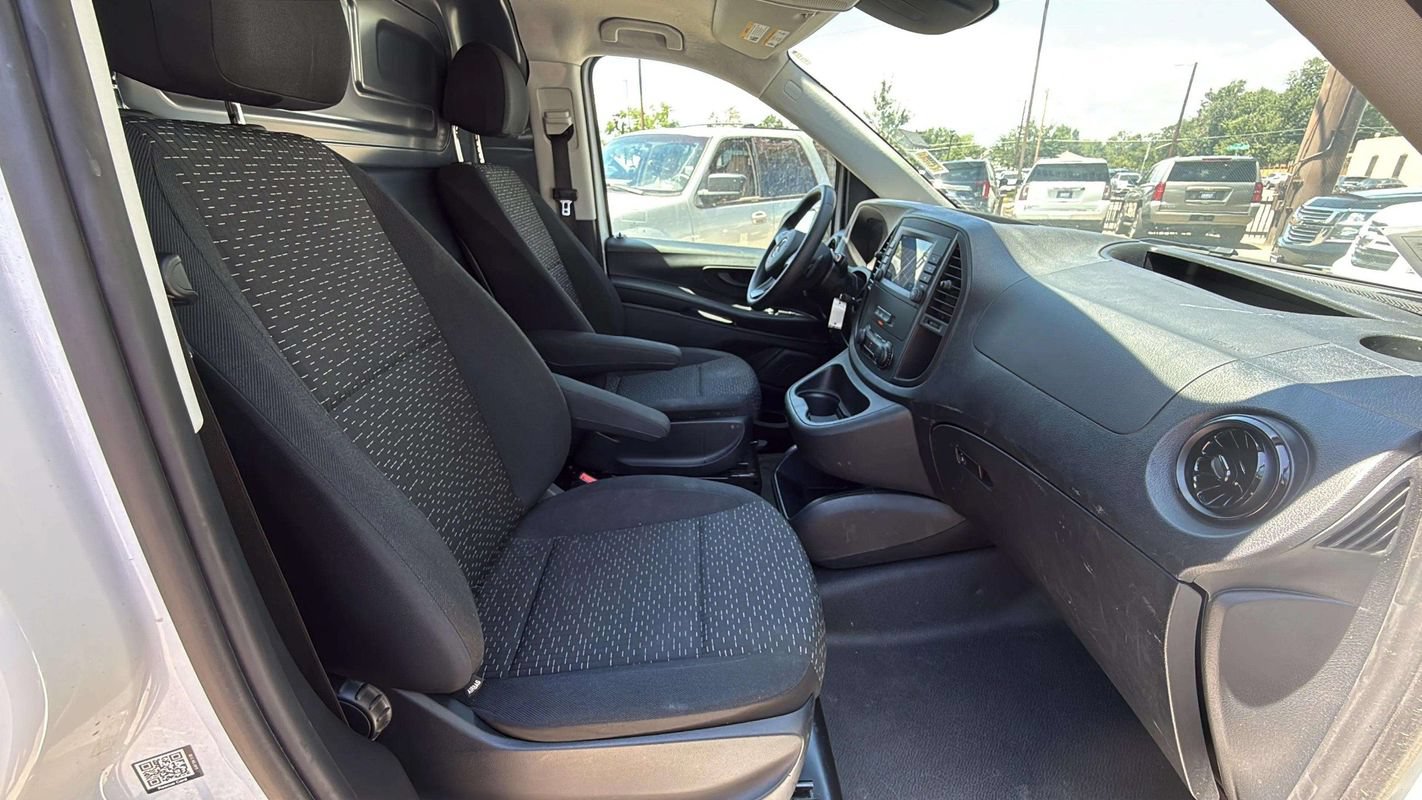 Used 2023 Mercedes-Benz Metris image 15