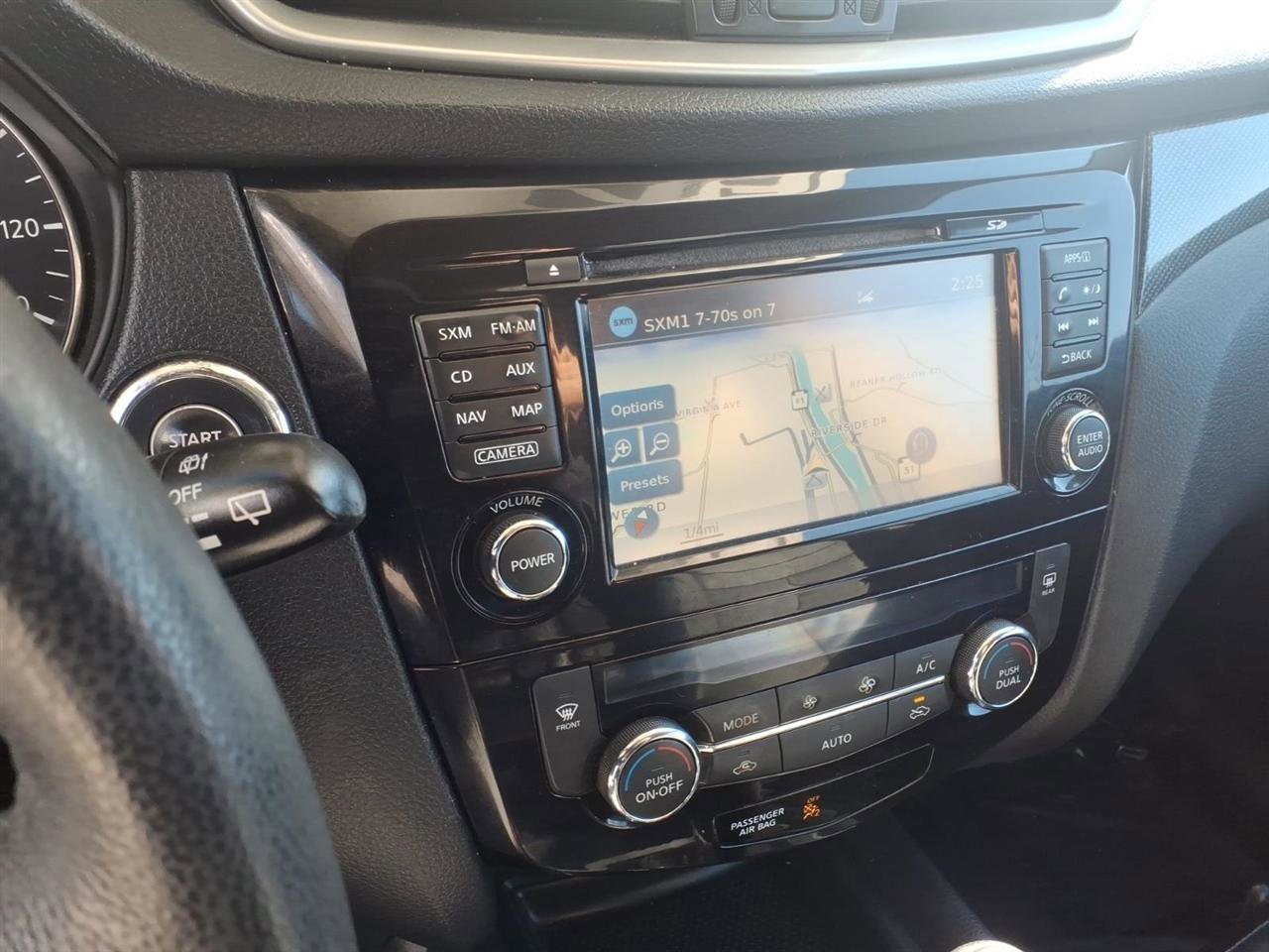 Used 2016 Nissan Rogue SL image 12