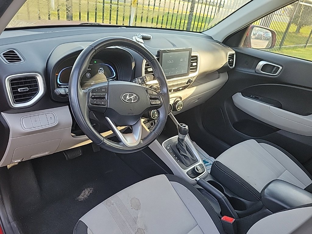 Used 2024 Hyundai Venue SEL FWD image 8