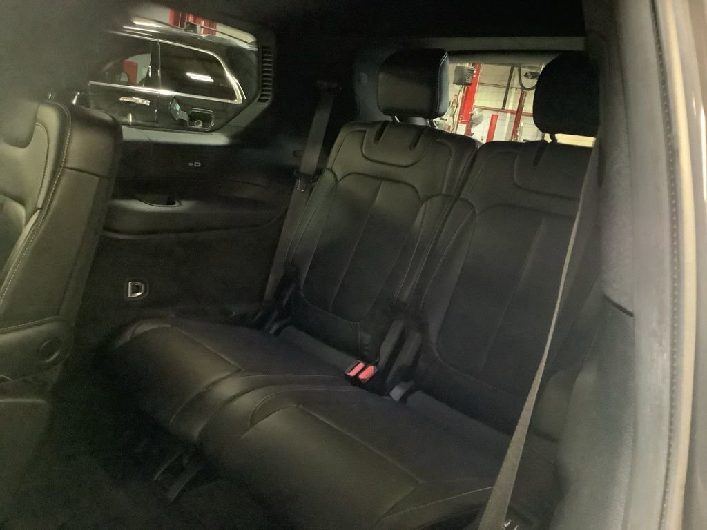 Used 2023 Jeep Grand Cherokee L Overland w/ Advanced Protech Group III image 20