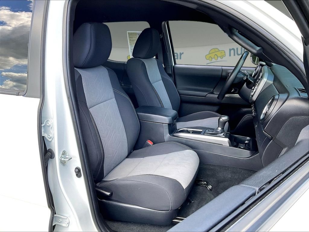Used 2023 Toyota Tacoma TRD Sport w/ Technology Package AWD/4WD image 11